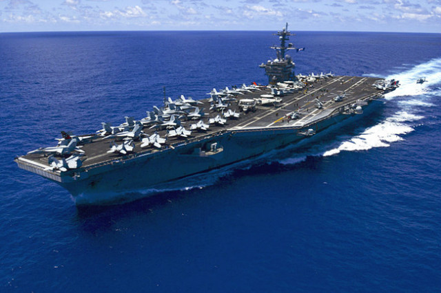 800px-USS_Carl_Vinson_(CVN-70)_underway_in_the_Pacific_Ocean_on_31_May_2015.jpg
