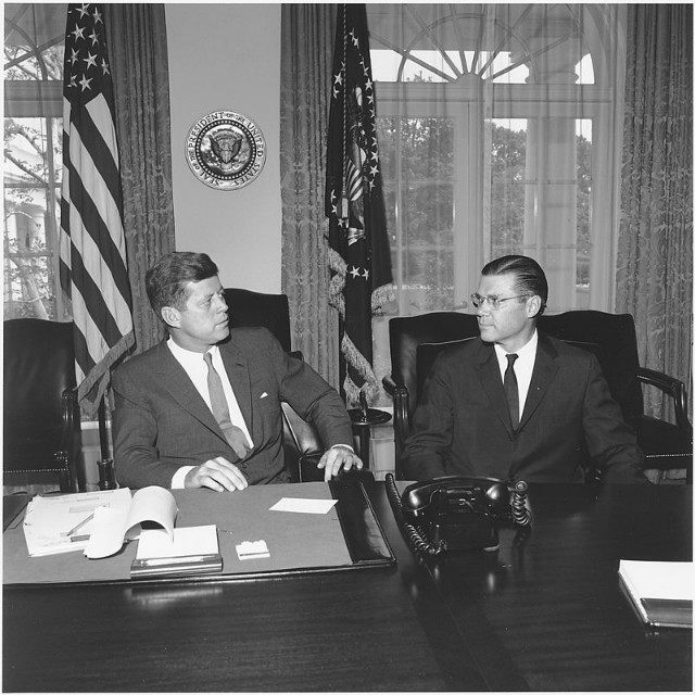 President_meets_with_Secretary_of_Defense__President_Kennedy,_Secretary_McNamara__White_House,_Cabinet_Room_-_NARA_-_194244.jpg