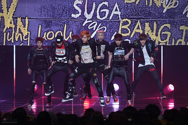 KOCIS_Korea_Mnet_BTS_01_(12986916653).jpg