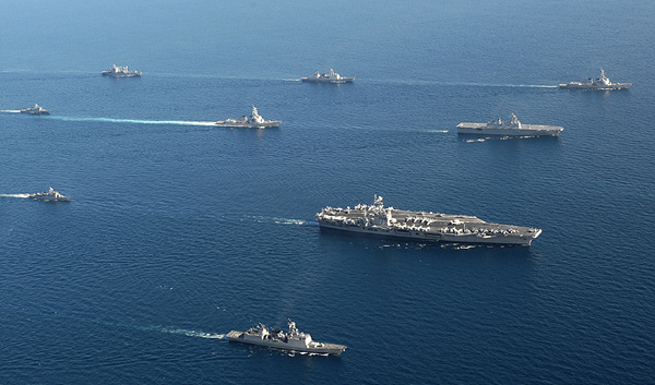 2010__7__µ¿ÇØ_Çѹ̿¬ÇÕ_ÈÆ·Ã_Rep__of_Korea_Navy_korea_us_combine_training_(7554657316).jpg